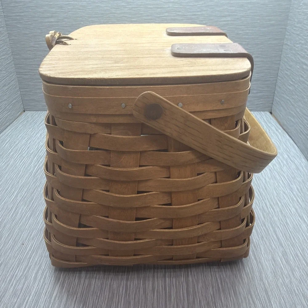 Vintage Gerald E Henn Workshops Picnic Basket Lidded Swing Handle Handwoven